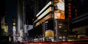 digital signage (night)